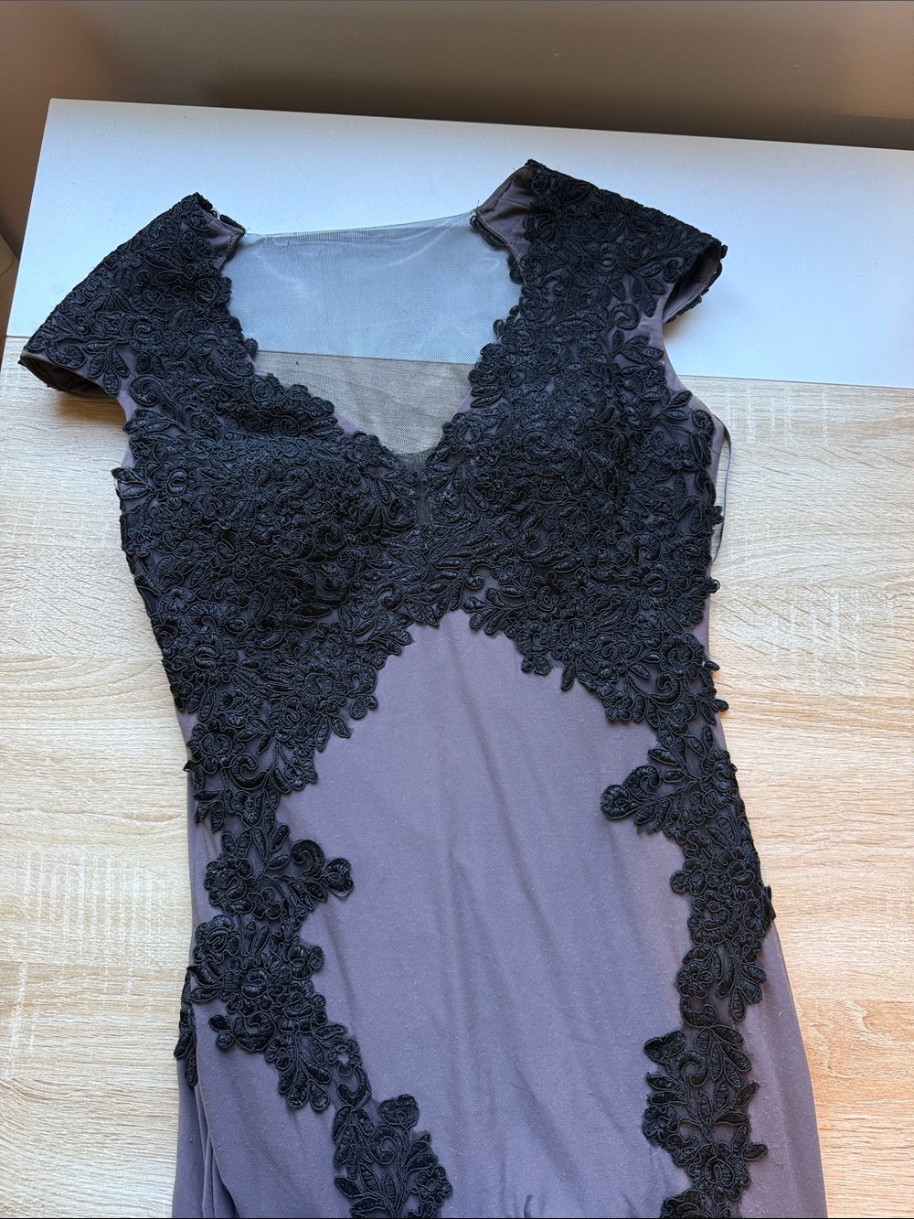 Black Lace Appliqué V-Neck Prom Dress in Gray